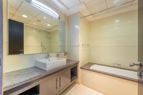 Apartment in Dubai Marina, UAE 3 bedrooms, 277 sq.m. № 711815 - photo 19