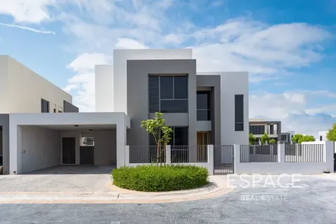 ویلا در Dubai Hills Estate، Dubai ، امارات متحده عربی 5 خوابه ، 398 متر مربع.  شماره 738484