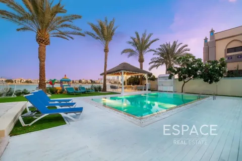 Villa i Palm Jumeirah, Dubai, UAE 5 soveværelser, 650 kvm № 738486