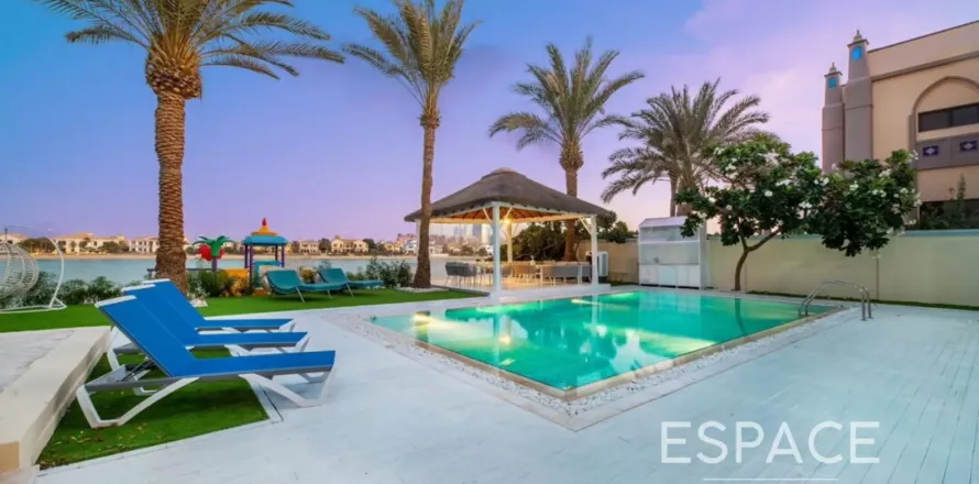ویلا در Palm Jumeirah، Dubai ، امارات متحده عربی 5 خوابه ، 650 متر مربع.  شماره 738486