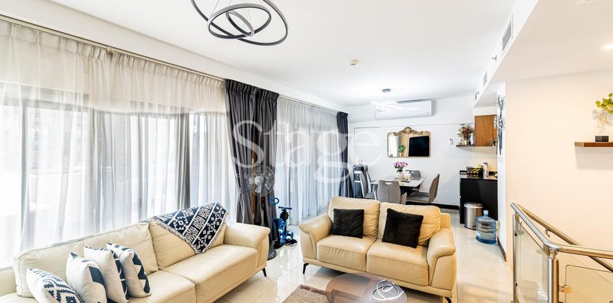 Dúplex en Jumeirah Village Circle, Dubai, EAU 2 dormitorios, 202 m² № 658629