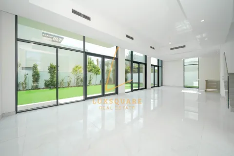 Villa te huur in Al Furjan, Dubai, VAE 5 slaapkamers, 570 vr.m., nr 715251 - foto 3