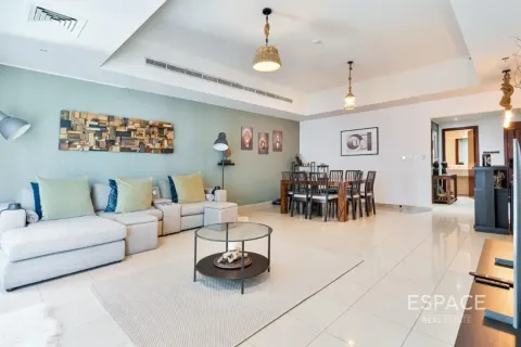 Apartman u EMIRATES CROWN u Dubai Marina, UAE 2 spavaćih soba, 229 m2 Br. 738493 - fotografija 2
