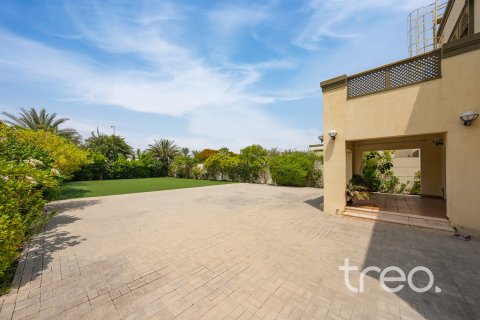 Villa uthyres i Jumeirah Park, Dubai, UAE 3 sovrum, 327.67 kvm Nr. 755479 - fotografi 2