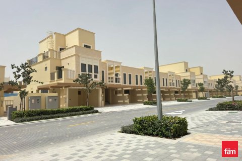 Dubai, संयुक्त अरब अमीरात में टाउनहाउस, 4 बेडरूम, 144 वर्ग मीटर, संख्या 735307 - फ़ोटो 12