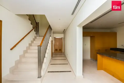 טאונהאוס להשכרה ב Al Furjan, Dubai, איחוד האמירויות  3 חדרי שינה, 224 מ"ר, מספר 736957 - תמונה 3