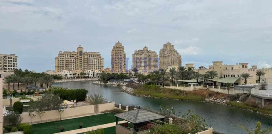 Villa in Al Hamra Village, Ras Al Khaimah, VAE: 5 Schlafzimmer, 464.5 m2 Nr. 709448