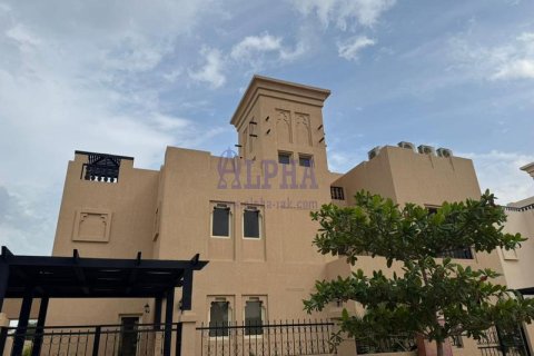 Villa zum Verkauf in Al Hamra Village, Ras Al Khaimah, VAE 5 Schlafzimmer, 464.5 m2 Nr. 709448 - Foto 2
