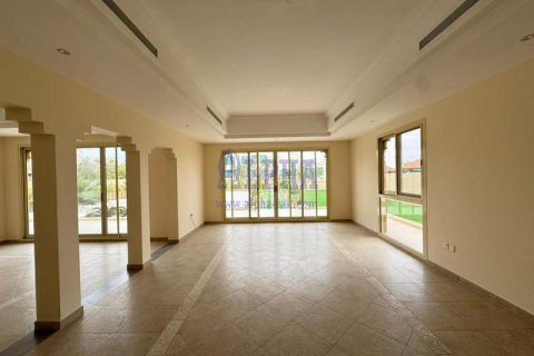 Villa zum Verkauf in Al Hamra Village, Ras Al Khaimah, VAE 5 Schlafzimmer, 464.5 m2 Nr. 709448 - Foto 5