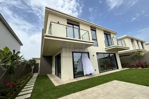 Villa til salg i Al Hamra Village, Ras Al Khaimah, UAE 4 soveværelser, 454.9 kvm № 709447 - foto 3