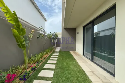 Villa til salg i Al Hamra Village, Ras Al Khaimah, UAE 4 soveværelser, 454.9 kvm № 709447 - foto 4
