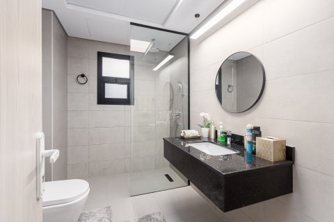 Vilë në Umm Suqeim, Dubai, Emiratet e Bashkuara Arabe 4 dhoma gjumi, 390.19 m2. № 750916 - Foto 16