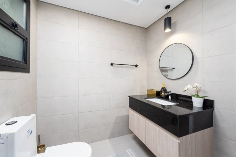 Vilë në Umm Suqeim, Dubai, Emiratet e Bashkuara Arabe 4 dhoma gjumi, 390.19 m2. № 750916 - Foto 14