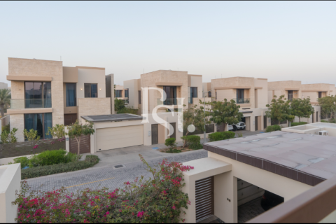 Saadiyat Island、Abu Dhabi、UAE にあるヴィラ販売中 5ベッドルーム、677 m2、No717197 - 写真 2