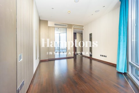 Huoneisto Burj Khalifa, Dubai, Arabiemiraatit 1 makuuhuone, 89.93010400 m2 № 678803 - kuva 3