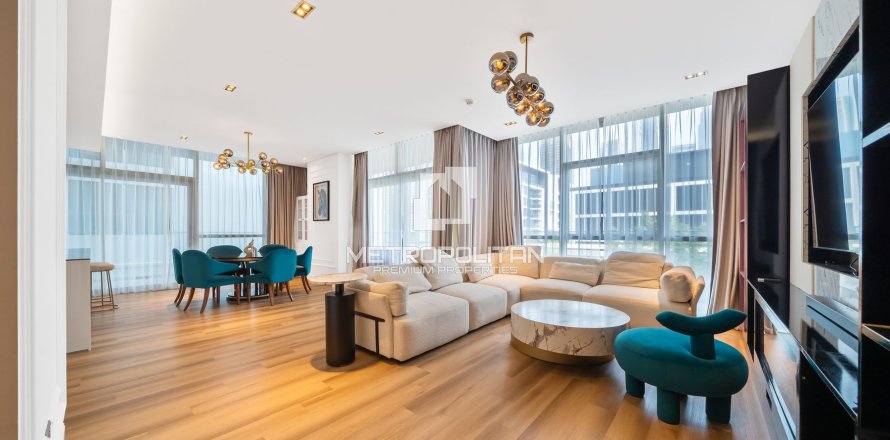 Apartment in City Walk, Dubai, UAE 3 bedrooms, 239 sq.m. № 664162