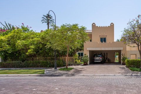 Villa para venda em Dubai Sports City, Dubai, EAU 5 quartos, 665.65 m2 № 748529 - foto 3