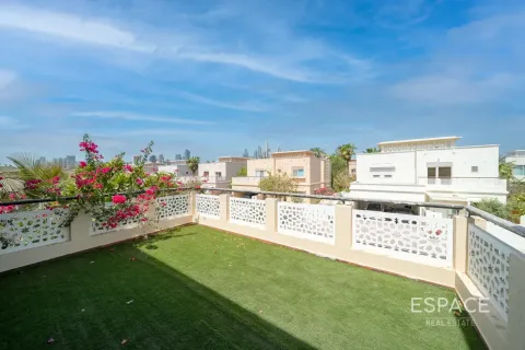 فيلا للبيع في البحيرات، دبي، الإمارات العربية المتحدة 4 غرفة نوم ، 351 متر مربع ، رقم 737858 - صورة 18