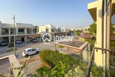Ridamaja asukohaga Dubai, AÜE: 3 magamistoaga, 252.97 m² Nr 735811