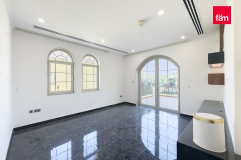 Vila v Dubai, SAE 4 spálne, 740 m2 č. 659301 - Fotografia 30