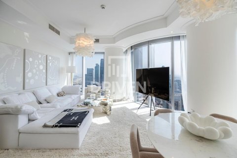 Huoneisto Downtown Dubai (Downtown Burj Dubai), Arabiemiraatit 2 makuuhuonetta, 155.52 m2 № 761692 - kuva 2