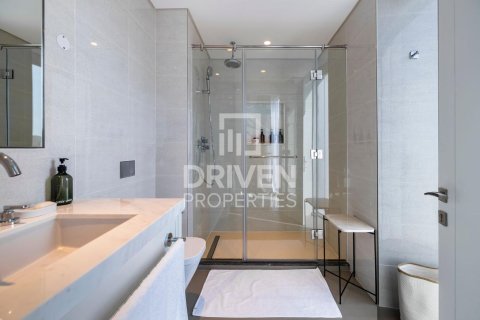 Huoneisto Downtown Dubai (Downtown Burj Dubai), Arabiemiraatit 2 makuuhuonetta, 155.52 m2 № 761692 - kuva 12