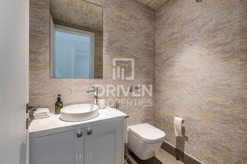 Huoneisto Downtown Dubai (Downtown Burj Dubai), Arabiemiraatit 2 makuuhuonetta, 155.52 m2 № 761692 - kuva 14