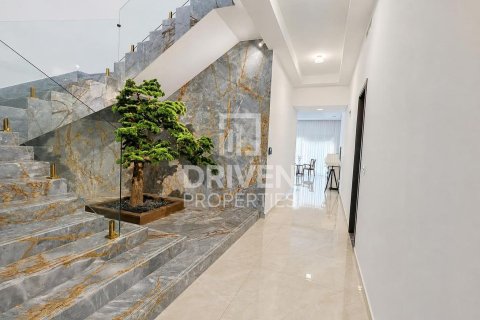 Huvila The Villa, Dubai, Arabiemiraatit 6 makuuhuonetta, 1332.04 m2 № 761727 - kuva 3