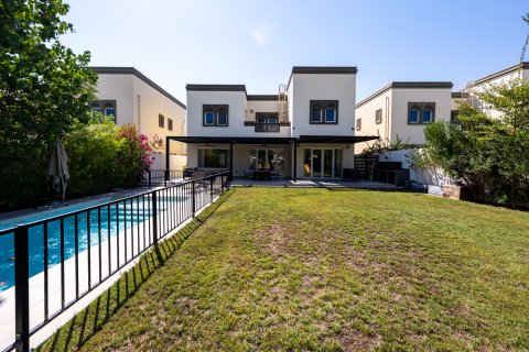 Vilë në Jumeirah Park, Dubai, Emiratet e Bashkuara Arabe 3 dhoma gjumi, 284.56 m2. № 748455