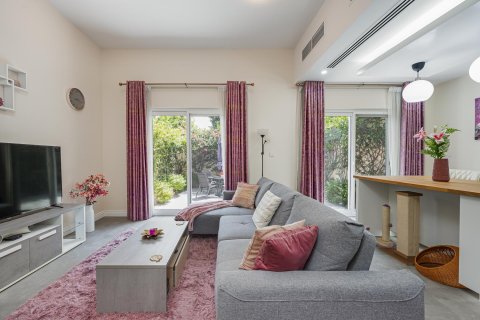 Vila di Dubai Land, Dubai, UEA 3 kamar tidur, 178.37 m2 nomor 748505 - foto 4