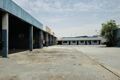 Magazinë në Al Quoz, Dubai, Emiratet e Bashkuara Arabe 3414 m2. № 709297 - Foto 5