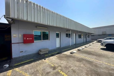 Magazinë në Al Quoz, Dubai, Emiratet e Bashkuara Arabe 3414 m2. № 709297 - Foto 9