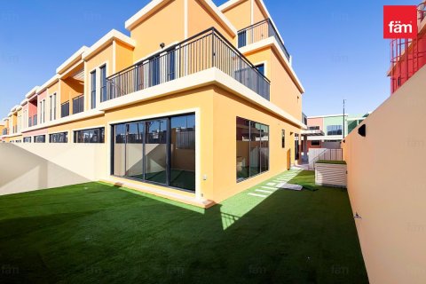 Kaupunkipientalo Dubai, Arabiemiraatit 5 makuuhuonetta, 219.6 m2 № 732844