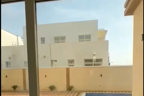 Müüa villa asukohaga Abu Dhabi, AÜE: 6 magamistoaga, 652 m² Nr 717173 - pilt 7