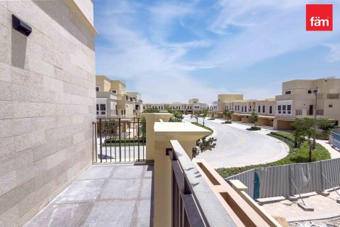 Řadový dům v Dubai, SAE 5 ložnice, 224.6 m² Č.: 769231 - fotografie 13