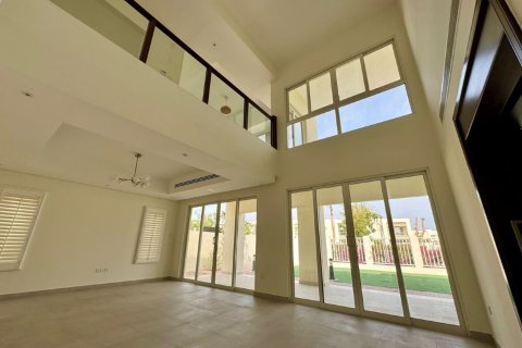 Vila u gradu Ras Al Khaimah, UAE 4 spavaće sobe, 443 m2 Br. 734646 - Slika 4