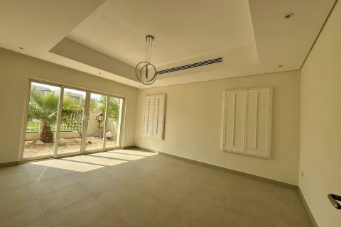Vila u gradu Ras Al Khaimah, UAE 4 spavaće sobe, 443 m2 Br. 734646 - Slika 3