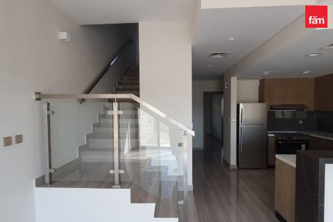 Rijtjeshuis te huur in Dubai, VAE 4 slaapkamers, 180 vr.m., nr 760315 - foto 3