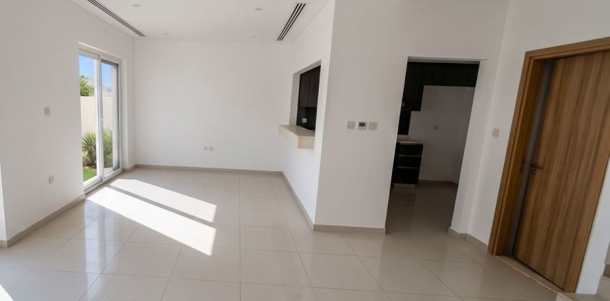 Maison de ville à Dubai, EAU: 2 chambres, 160.1 m2 № 760317