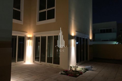 Radový dom v Al Raha Gardens, Abu Dhabi, SAE 4 spálne, 301.3 m2 č. 513957 - Fotografia 5