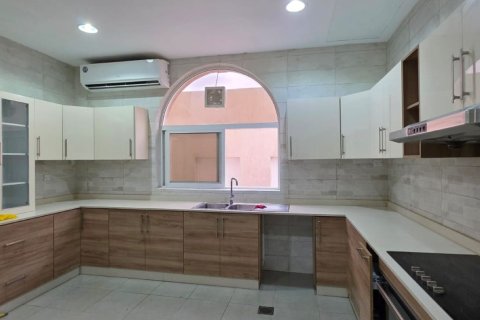 Vila u Ras Al Khaimah, UAE 8 spavaćih soba, 1394 m2 Br. 734831 - fotografija 8