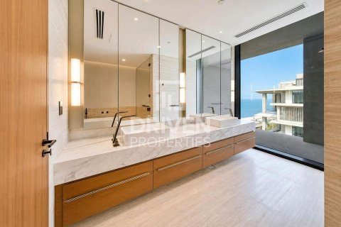 Apartament në Palm Jumeirah, Dubai, Emiratet e Bashkuara Arabe 4 dhoma gjumi, 598.76 m2. № 762629 - Foto 12