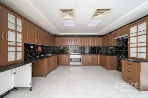 Kaupunkipientalo Al Furjan, Dubai, Arabiemiraatit 3 makuuhuonetta, 265 m2 № 737981 - kuva 5