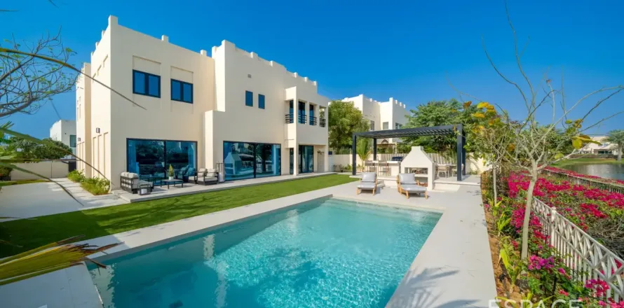 Villa in Meadows, Dubai, VAE: 5 Schlafzimmer, 465 m2 Nr. 737986