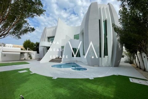 Βίλα σε Jumeirah, Dubai, ΗΑΕ 6 υπνοδωμάτια, 958.45 τ.μ. Αρ. 637636 - φωτογραφία 2