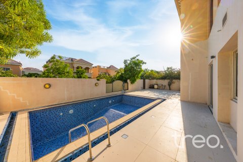 Villa en alquiler en The Villa, Dubai, EAU 6 dormitorios, 387.96 m2 № 761382 - foto 27
