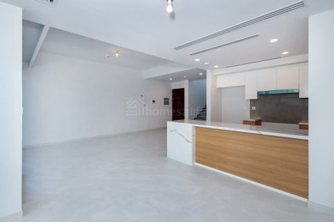 Townhouse in Dubai Land, Dubai, UAE 3 bedrooms, 161 sq.m. № 722207 - photo 4