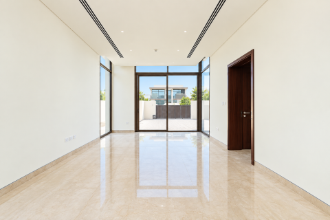 Villa à vendre à  Abu Dhabi, EAU 5 chambres, 1161.01 m2 № 748296 - photo 3