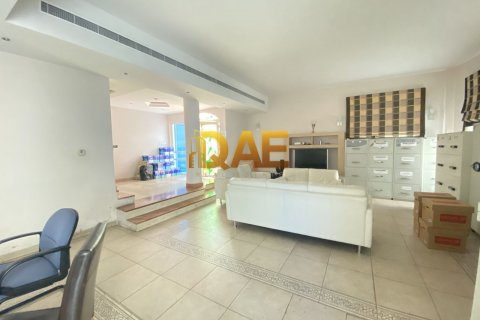 Vilë në Umm Suqeim, Dubai, Emiratet e Bashkuara Arabe 5 dhoma gjumi, 455.2 m2. № 278481 - Foto 6
