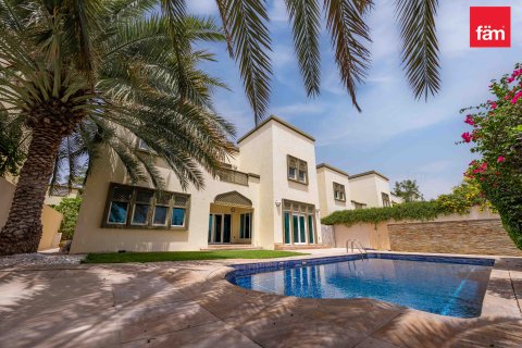 Villa in Dubai, VAE: 3 Schlafzimmer, 510 m2 Nr. 713541